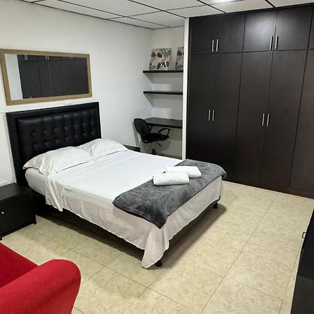 Appartement Acogedor Apartaestudio Ubicado En La Zona Rosa De Pereira Extérieur photo